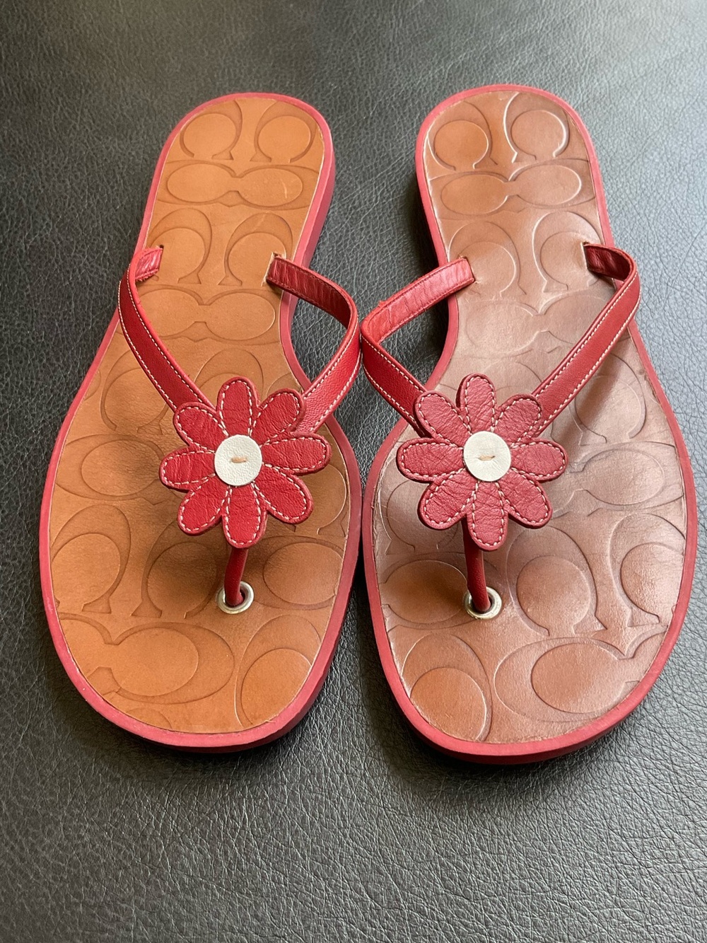 Coach Women's Size 7 Red Floral Leather Flip Flop Sandals - Sleek Casual Summer